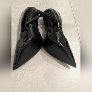 Steve Madden Black Patent Pointed Toe Pumps